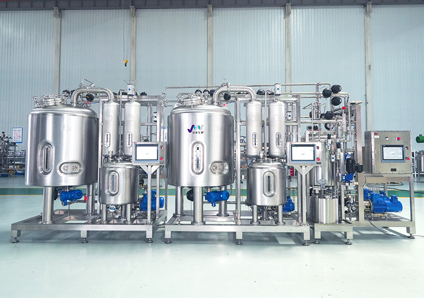 Low-temperature evaporation and concentration system