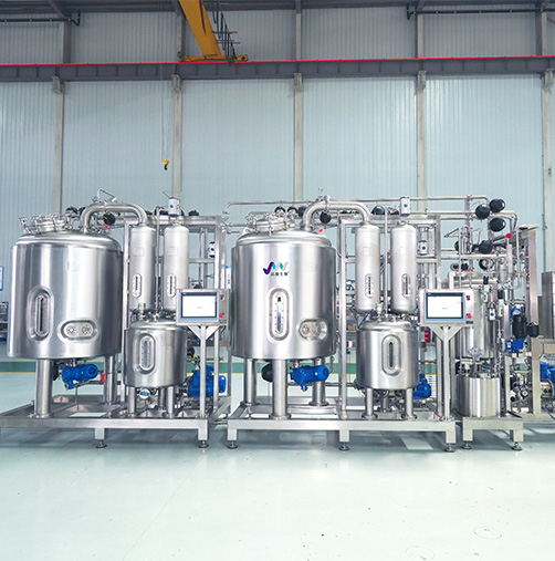 Low-temperature evaporation and concentration system